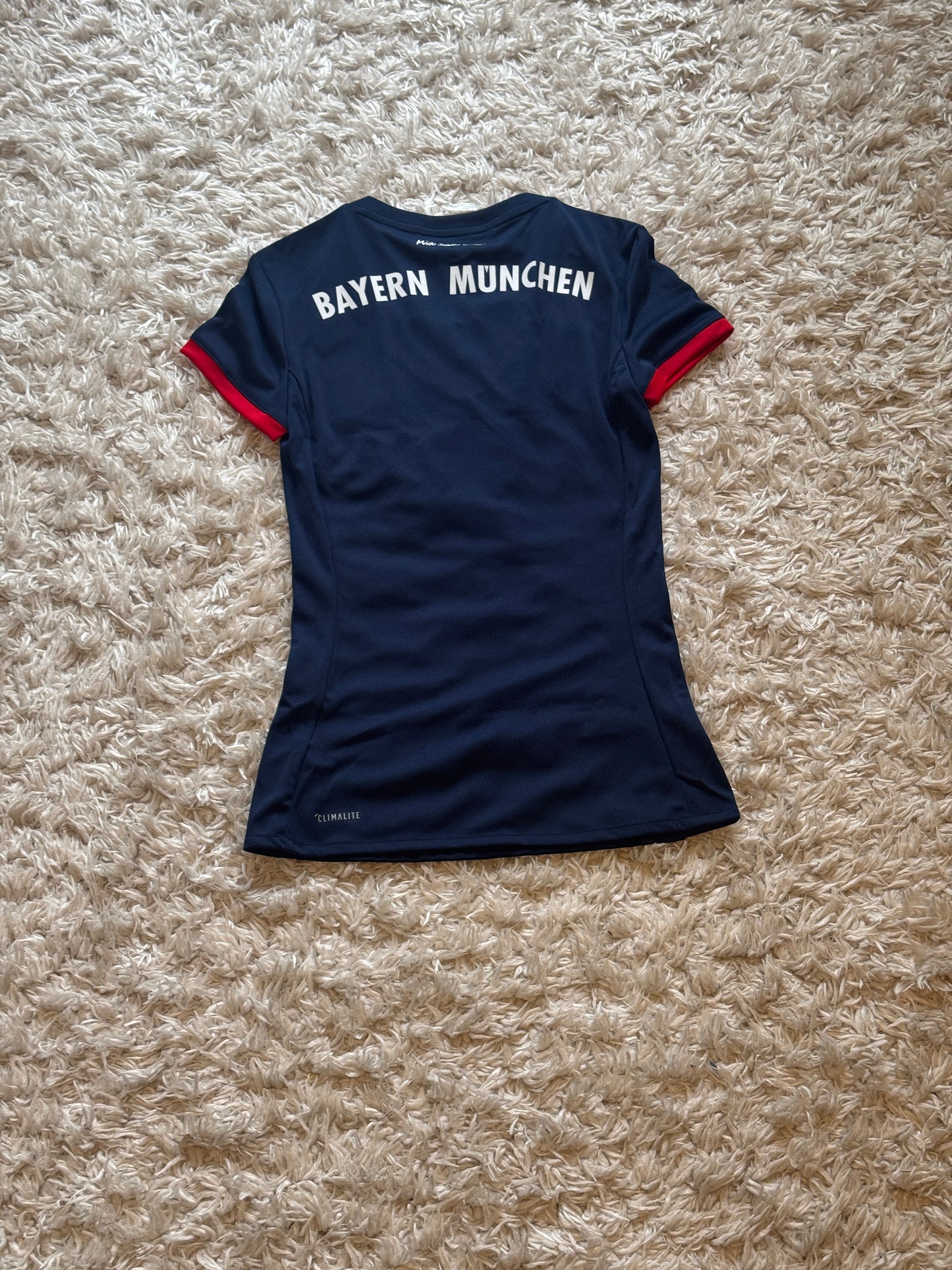 2017-18 Bayern München Frauen Trikot